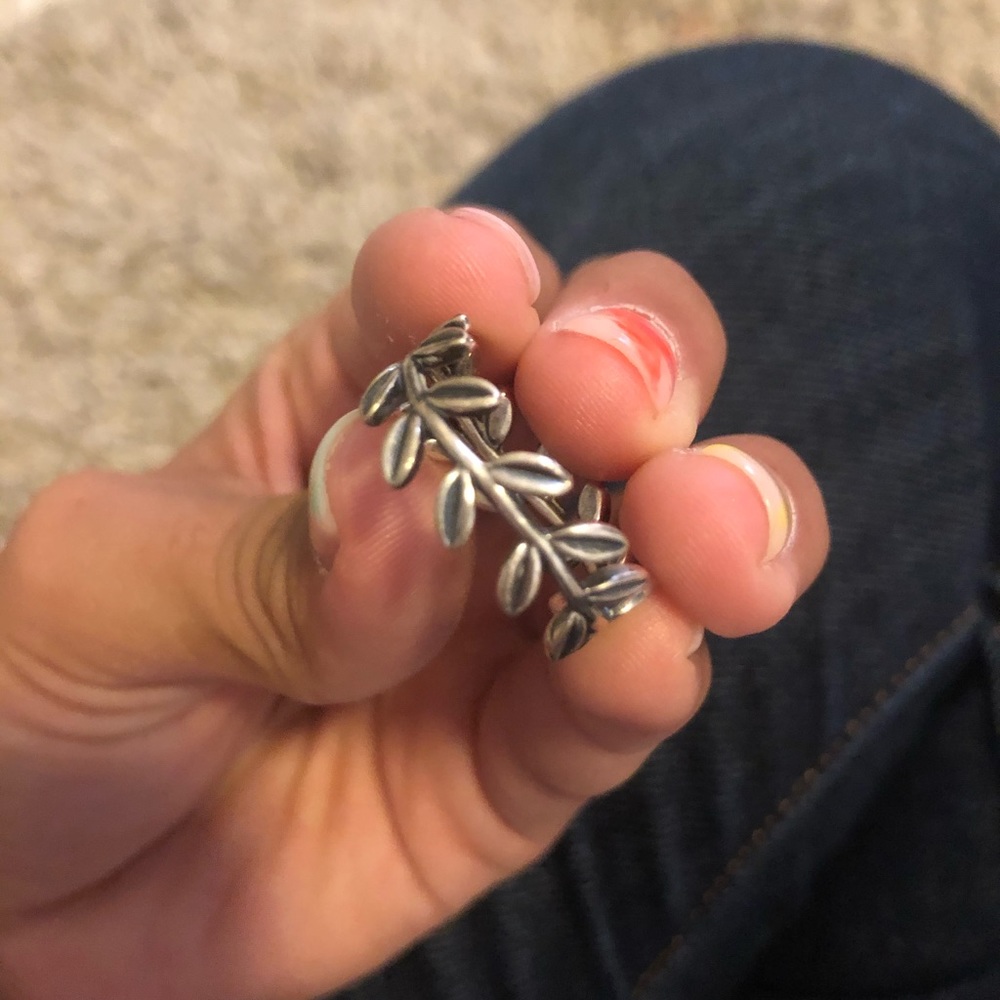 Pandora leaf ring